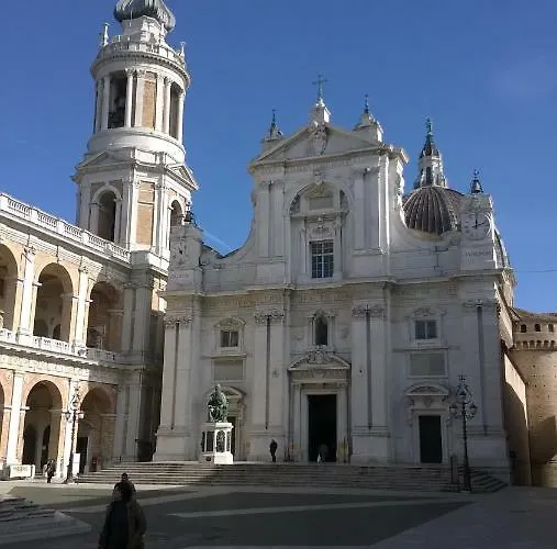 I Tre Bassotti Couette-café *